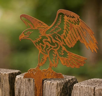 Bald Eagle Metal Fence Decor – Rustic Flying Eagle Yard Art, Gift For Patriotic Home