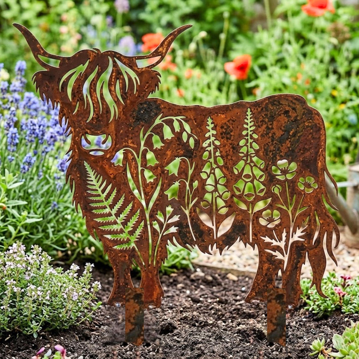 Highland Cow Rusted Metal Garden Statue – Floral Cutout Yard Art, Housewarming Gift